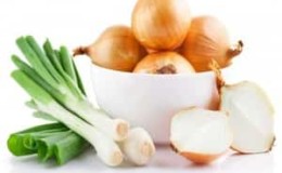 Is it possible to eat onions for gout and how can they help?