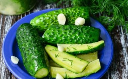 How to store lightly salted cucumbers after pickling so that they do not spoil or become oversalted