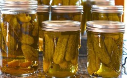 Is it possible to pickle cucumbers with apple cider vinegar for the winter and how to do it correctly