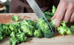 How to eat broccoli and can you eat it raw?
