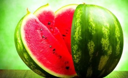 What is the glycemic index of watermelon, and what nutritionists think about it?