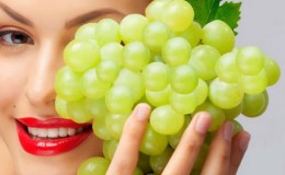 The harm and benefits of grapes for a woman’s body