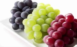 How to properly freeze grapes for the winter in the freezer and is it possible to do this?