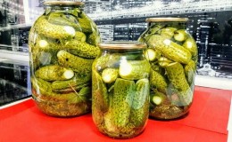 Why jars of cucumbers explode and what to do to avoid it