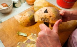 How and with what to eat turnips, and what does it taste and smell like?