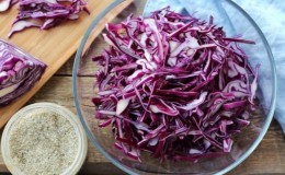 A selection of delicious red cabbage recipes for the winter in a jar