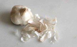 Universal free remedy - garlic peel: beneficial properties and methods of its use in different areas
