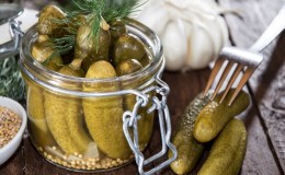 How to store pickles in an apartment: terms and conditions, useful tips