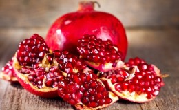 What is a pomegranate - a berry or a fruit?