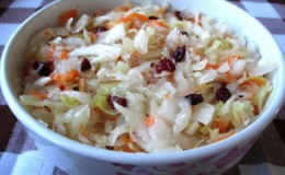 How to quickly and tasty cook sauerkraut with caraway seeds