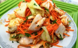 Methods for salting and pickling cabbage in Korean