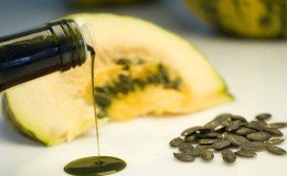 Benefits of pumpkin oil for women: choose and use correctly to get maximum effect