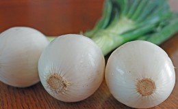What can you use white onion for?