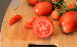 The Diabolic tomato developed by Japanese breeders: why it is good and why it is loved by domestic farmers