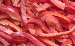 How to freeze bell peppers for the winter: making healthy preparations for delicious dishes