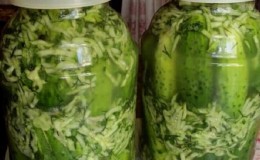 Covering cucumbers in their own juice quickly and tasty