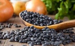 How to use black beans in cooking, cosmetology and folk medicine: benefits and harm to the body