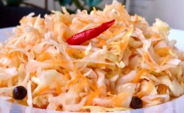 How to prepare sauerkraut with honey for the winter, tasty and simple