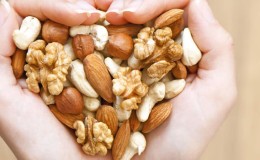 What nuts are the healthiest for women?