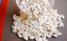 How and in what quantity to consume pumpkin seeds for weight loss: the benefits and harms of seeds in the fight for slimness