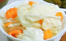 Delicious recipes for pickled cabbage in pieces