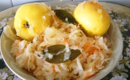 Delicious recipes for sauerkraut with apples for the winter