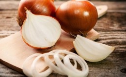 How to properly prepare and use onions with sugar for cough