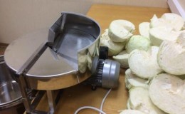 Instructions on how to properly salt cabbage for the winter in a saucepan with the addition of various ingredients