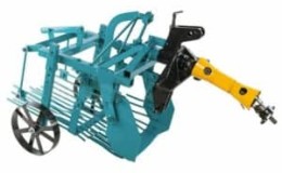 Model of potato digger KKM 1 for walk-behind tractor
