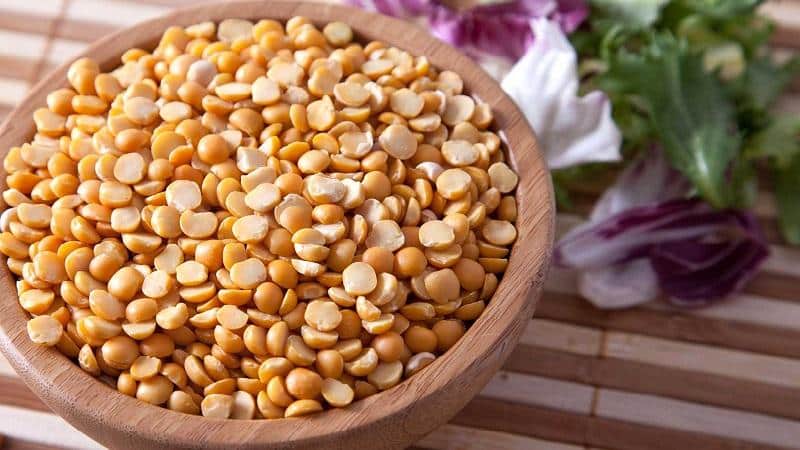 What are the benefits and harms of peas for humans?