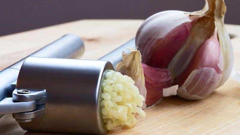 A miraculous cheap remedy that anyone can prepare - garlic juice