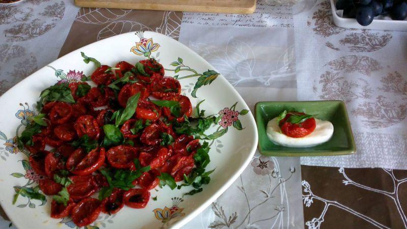 How to cook sun-dried tomatoes at home: different methods and the most delicious recipes