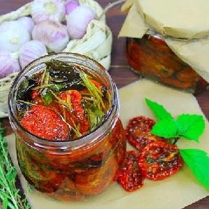 How to cook sun-dried tomatoes at home: different methods and the most delicious recipes