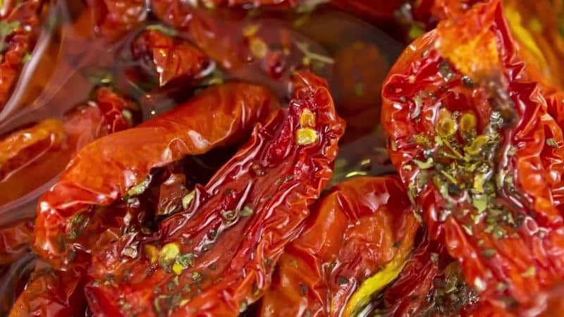 How to make dried tomatoes with your own hands: a selection of the best ways to prepare tomatoes at home