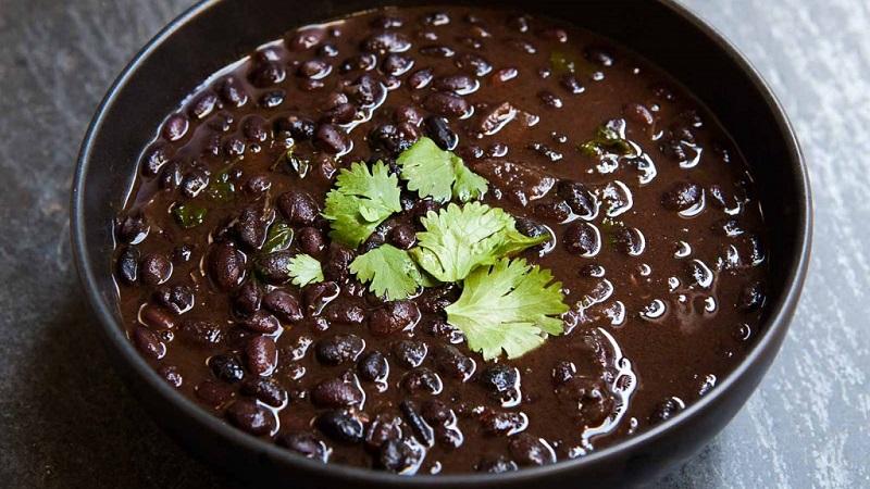 How to use black beans in cooking, cosmetology and folk medicine: benefits and harm to the body