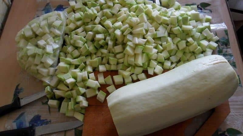 Let's preserve the taste and benefits: how to freeze zucchini fresh for the winter and what to cook from them later