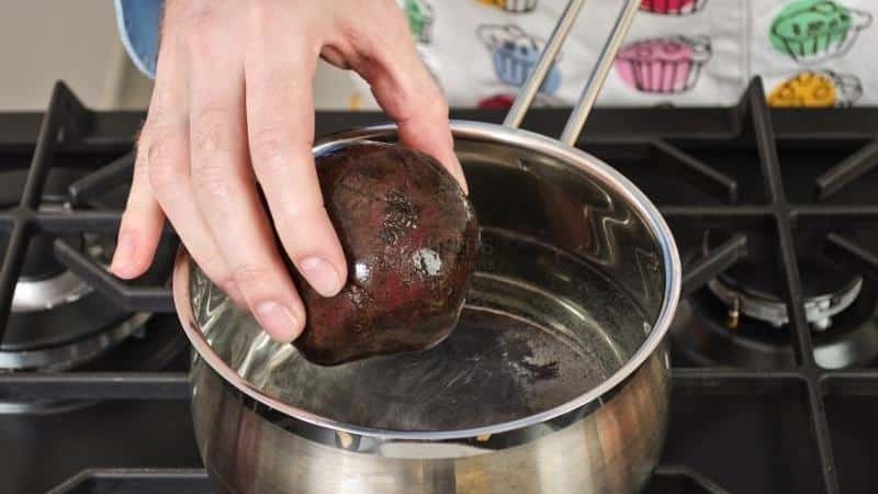 Do you need to peel beets before cooking? Let’s learn how to cook them using life hacks from experienced housewives