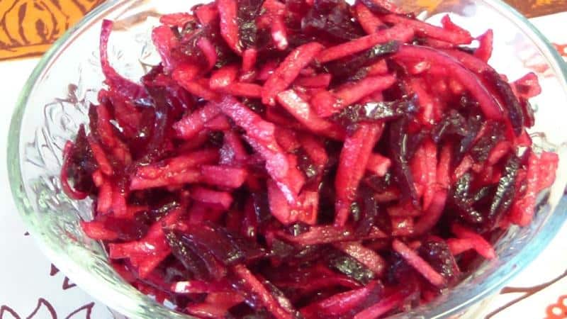 The harm and benefits of raw beets: what properties does the fresh vegetable have and how is it used in folk medicine