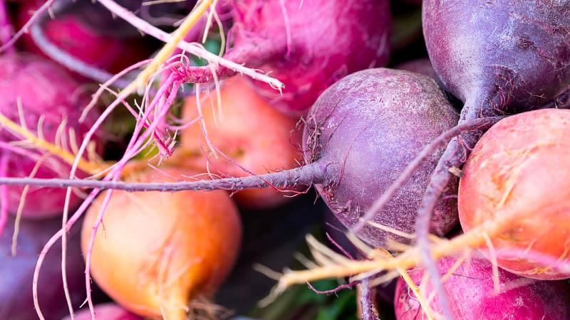 The harm and benefits of raw beets: what properties does the fresh vegetable have and how is it used in folk medicine