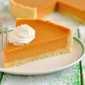 An orange-red variety of Hokkaido pumpkin with a nutty aroma and high content of vitamins and fiber.