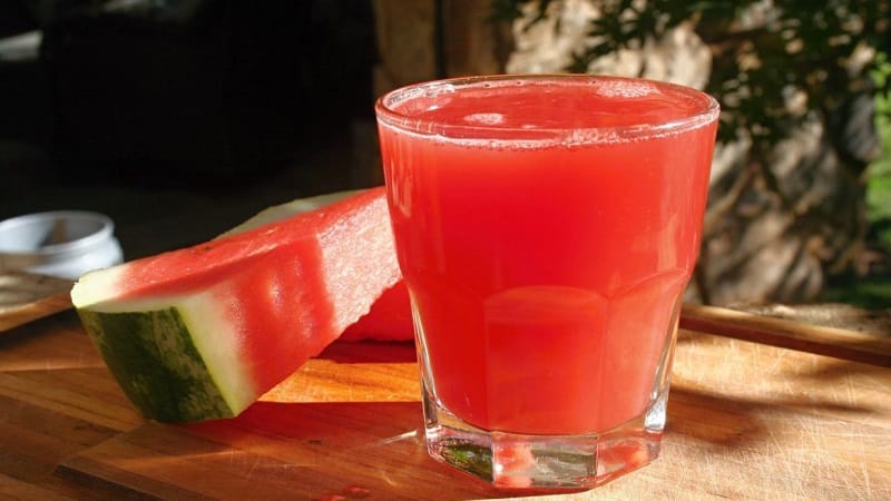 The benefits of watermelon juice and how to prepare it correctly at home