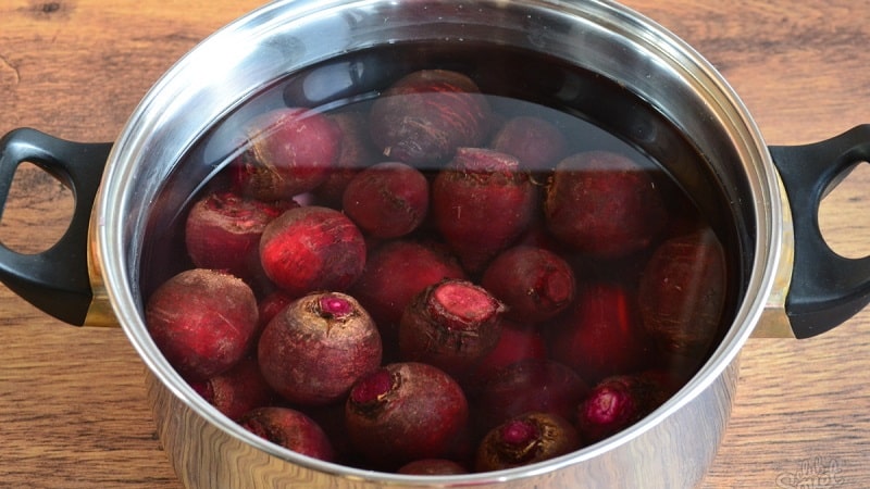 How to properly use beetroot decoction for various diseases: benefits and harms