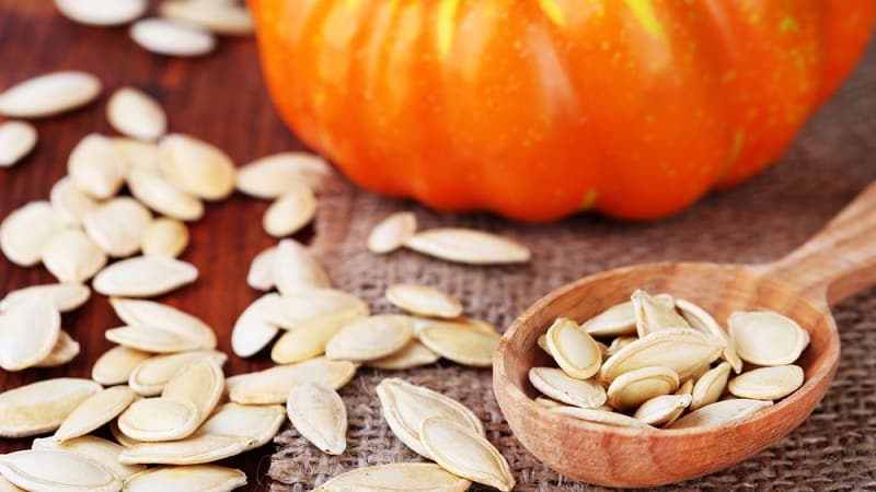 How to use pumpkin seeds for worms: the effectiveness of treatment and the best folk recipes
