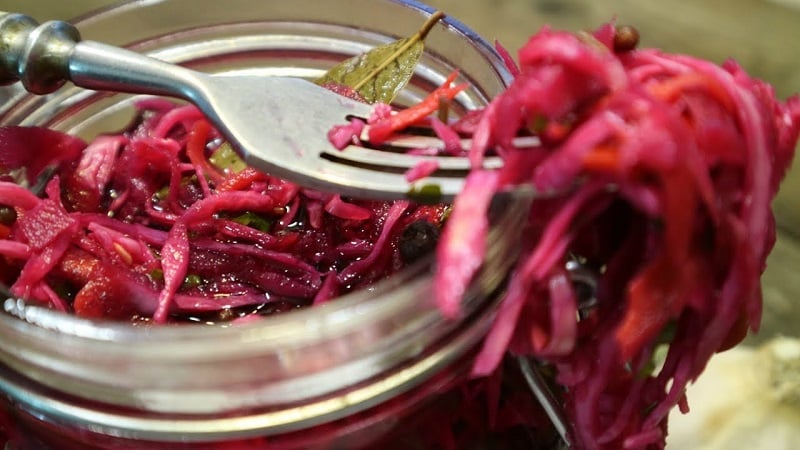 How to pickle beets quickly and tasty: an express recipe for guests and ways to preserve vegetables for the winter