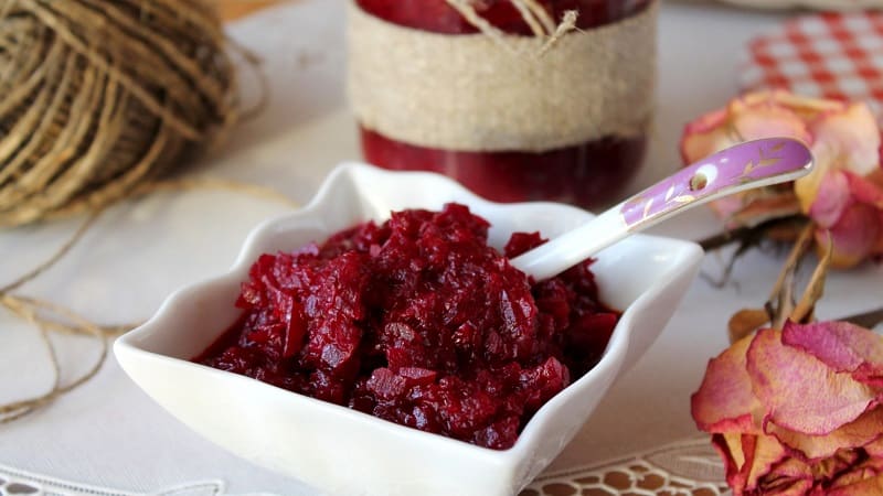 How to pickle beets quickly and tasty: an express recipe for guests and ways to preserve vegetables for the winter