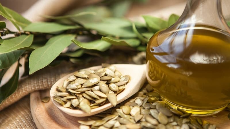 A tasty and healthy medicine - pumpkin seeds with honey for prostatitis: recipes and treatment rules