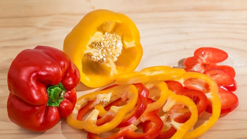 How to freeze bell peppers for the winter: making healthy preparations for delicious dishes
