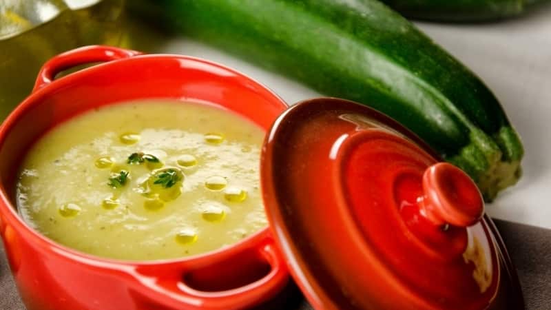What are zucchini squash: let’s get to know the species, grow it on our own plot and use it for delicious dishes