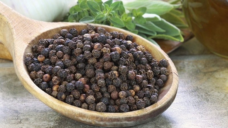 Are allspice and black pepper the same thing?