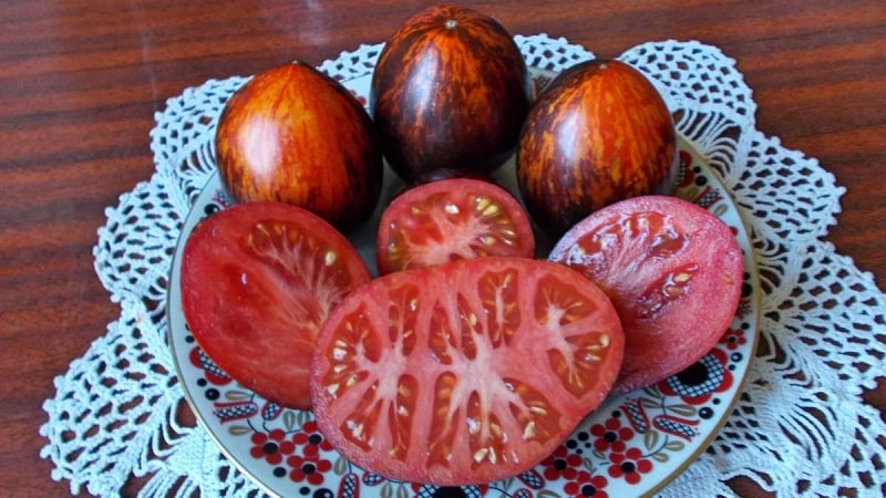 An exotic variety with a unique appearance - the Gargamel tomato and the intricacies of its cultivation